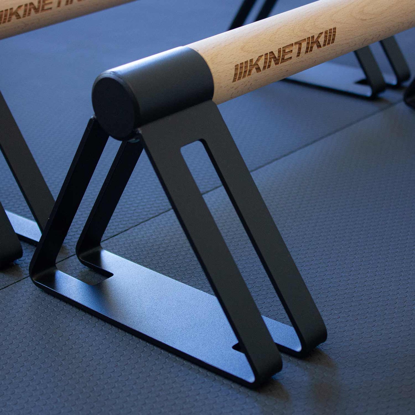 Parallettes - KINETIK PX1 - Stabile parallettes i bøgetræ og stål til Calisthenics, Gymnastik og Kropsvægtstræning