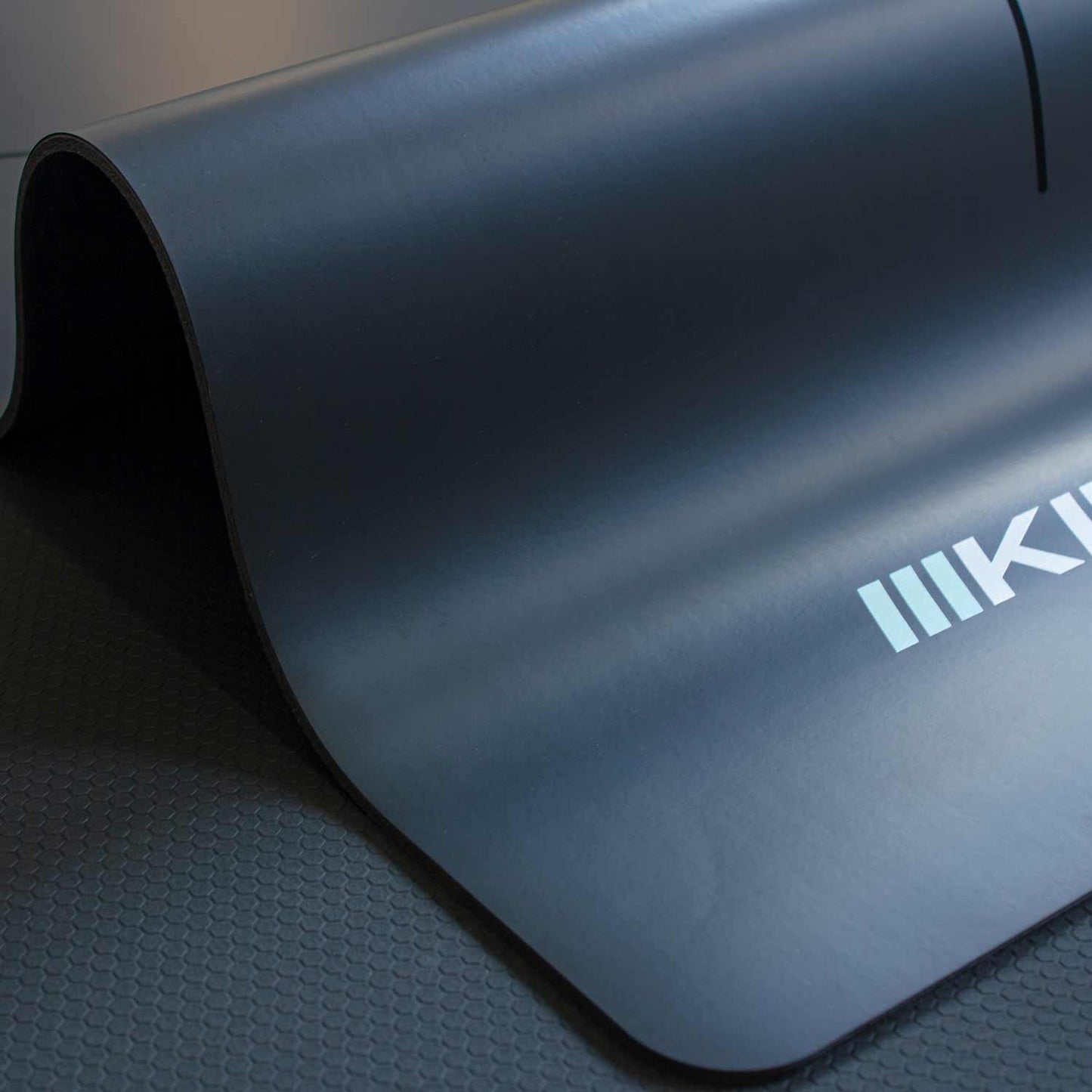Træningsmåtte - KINETIK MX1 - Slidstærk træningsmåtte til Calisthenics, HIIT og Kropsvægtstræning.